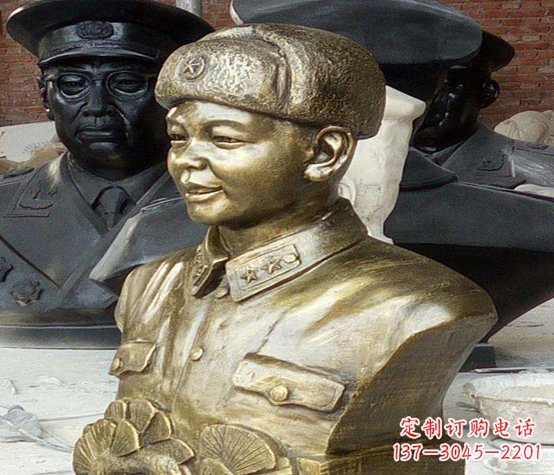 哈尔滨半身雷锋铜像