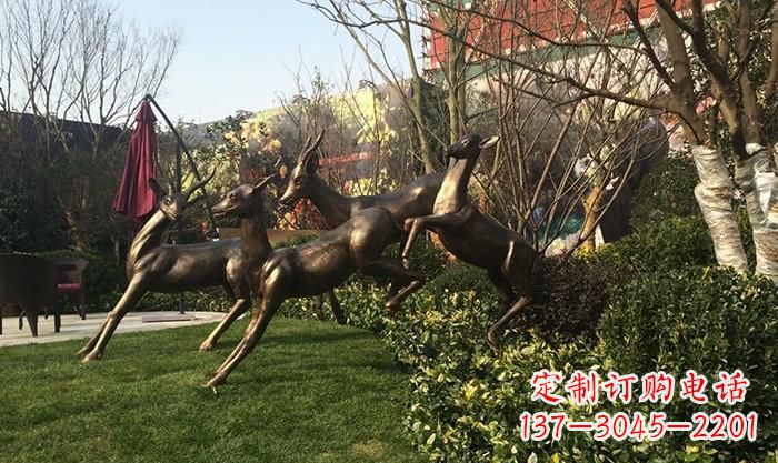 哈尔滨“跃动的小鹿雕塑”