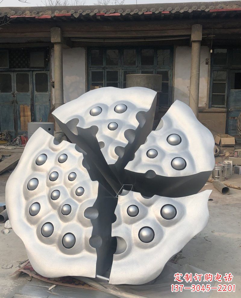 哈尔滨玻璃钢大型莲蓬雕塑