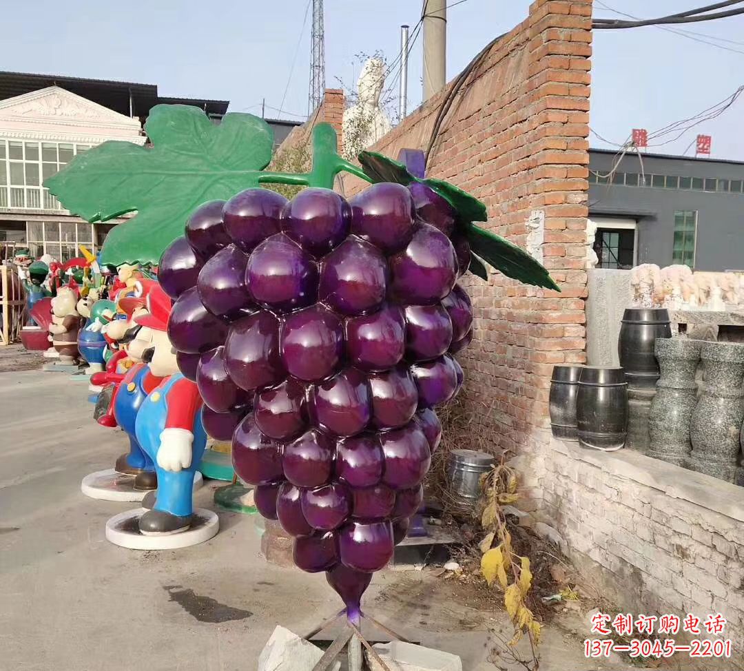 哈尔滨仿真玻璃钢葡萄雕塑