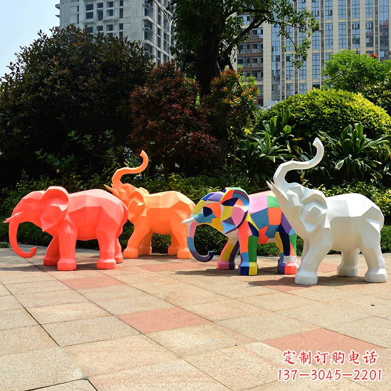 哈尔滨金色大象雕塑活跃的商场游乐场