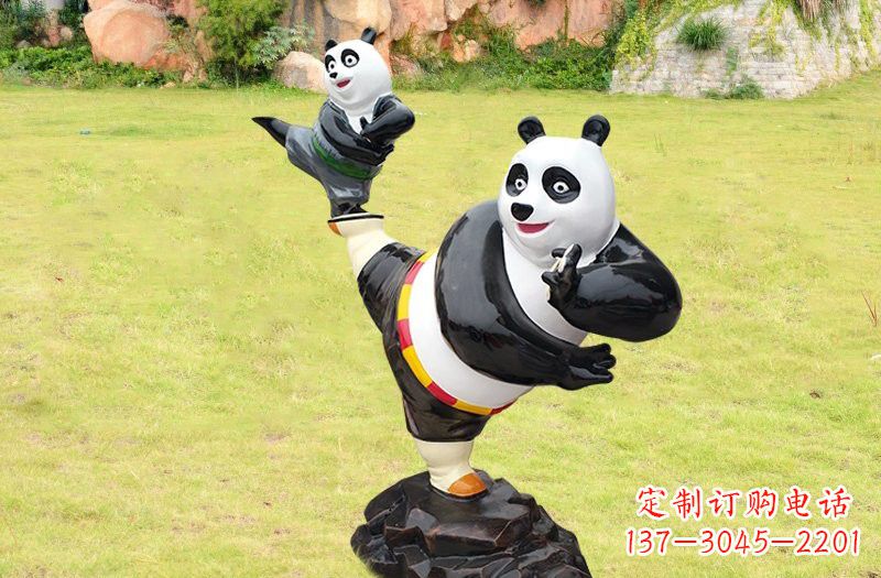 哈尔滨玻璃钢卡通熊猫雕塑的艺术之美
