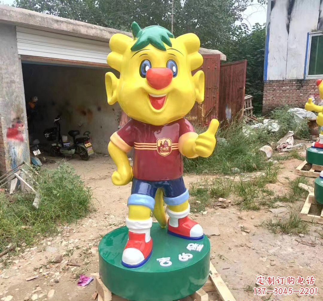 哈尔滨玻璃钢卡通小牛雕塑精致而可爱