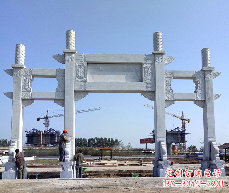 哈尔滨玻璃钢牌坊雕塑美丽的艺术与历史结合