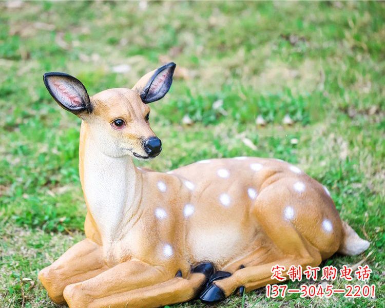 哈尔滨玻璃钢卧姿梅花鹿雕塑