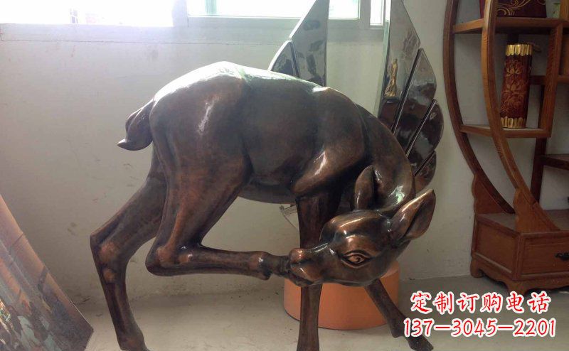 哈尔滨玻璃钢小鹿仿铜动物雕塑