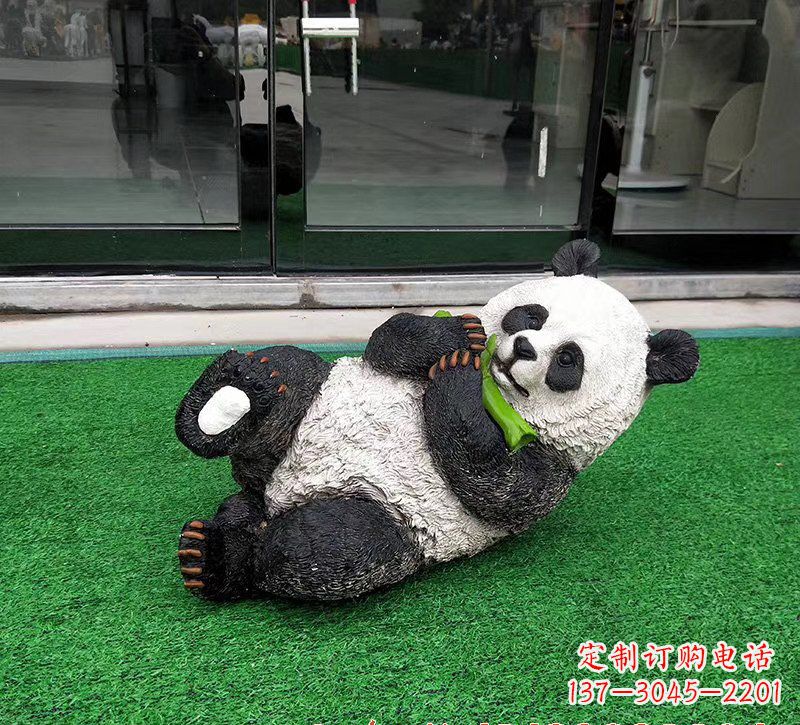 哈尔滨玻璃钢熊猫动物雕塑222