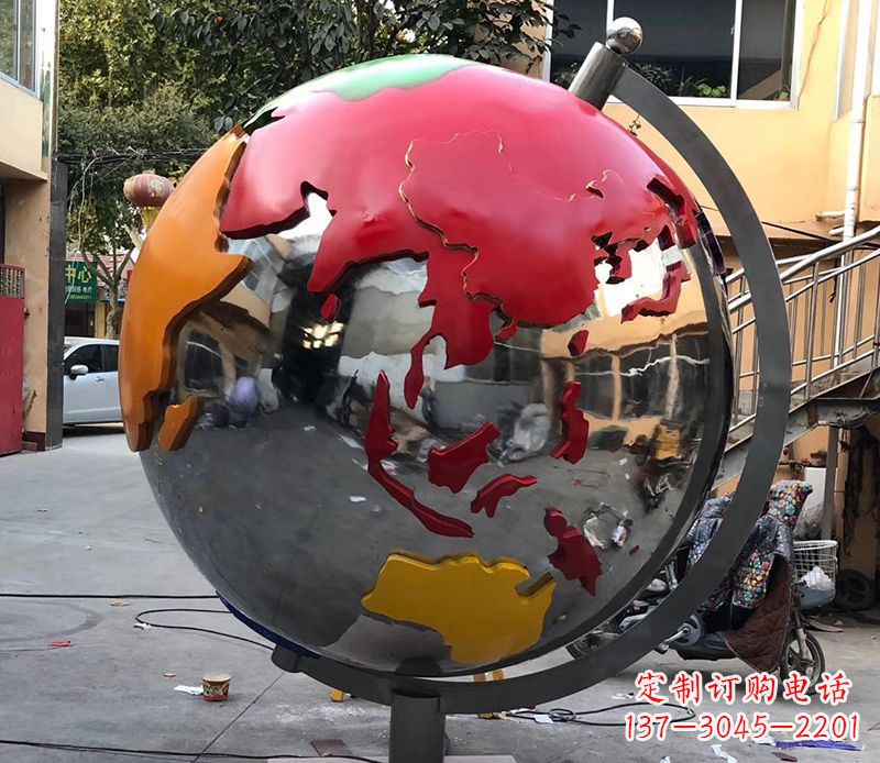 哈尔滨不锈钢彩绘地球仪雕塑与世界接轨