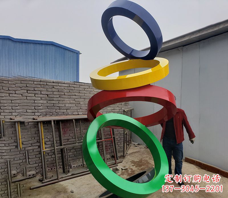 哈尔滨璀璨缤纷的不锈钢圆环雕塑