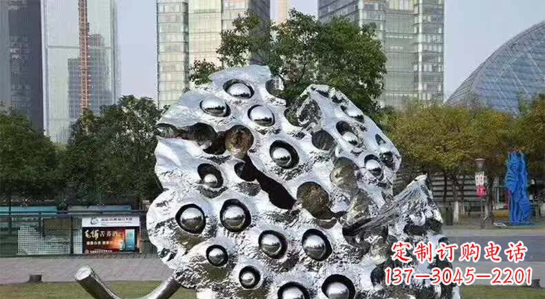 哈尔滨不锈钢城市的莲蓬雕塑