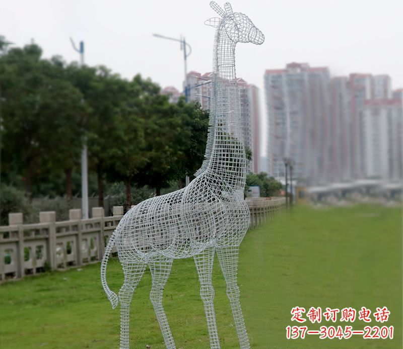 哈尔滨不锈钢城市的长颈鹿雕塑