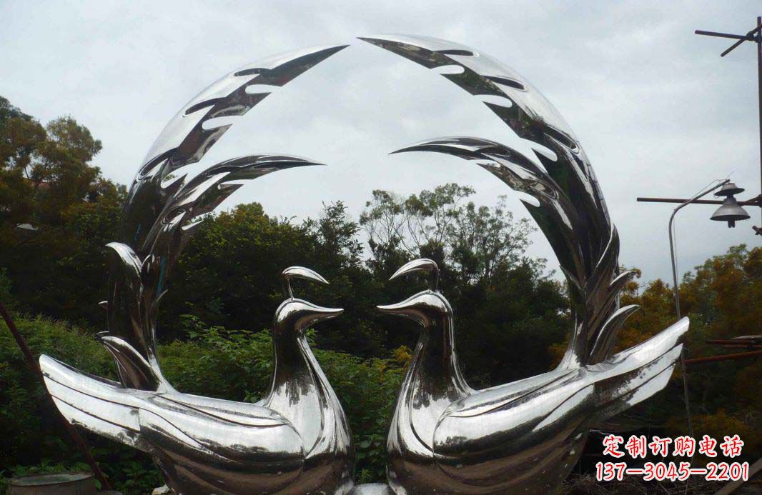 哈尔滨不锈钢抽象镜面孔雀雕塑