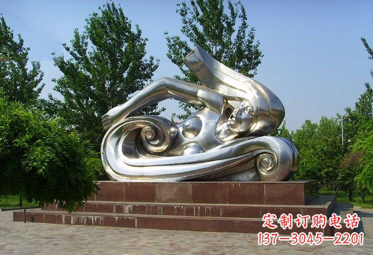 哈尔滨浪漫游泳不锈钢女孩雕塑
