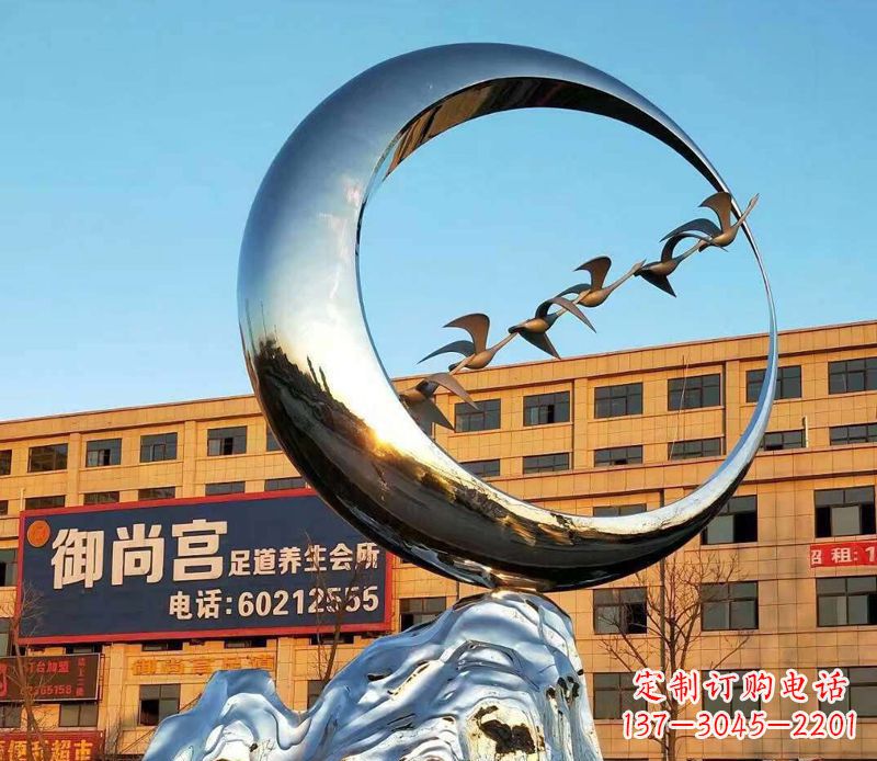 哈尔滨不锈钢大雁雕塑象征着生机勃勃的美丽