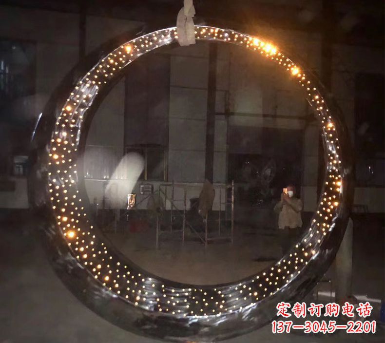 哈尔滨璀璨夜空,不锈钢发光月亮雕塑