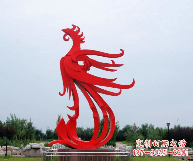 哈尔滨精美凤凰雕塑点亮凤凰公园