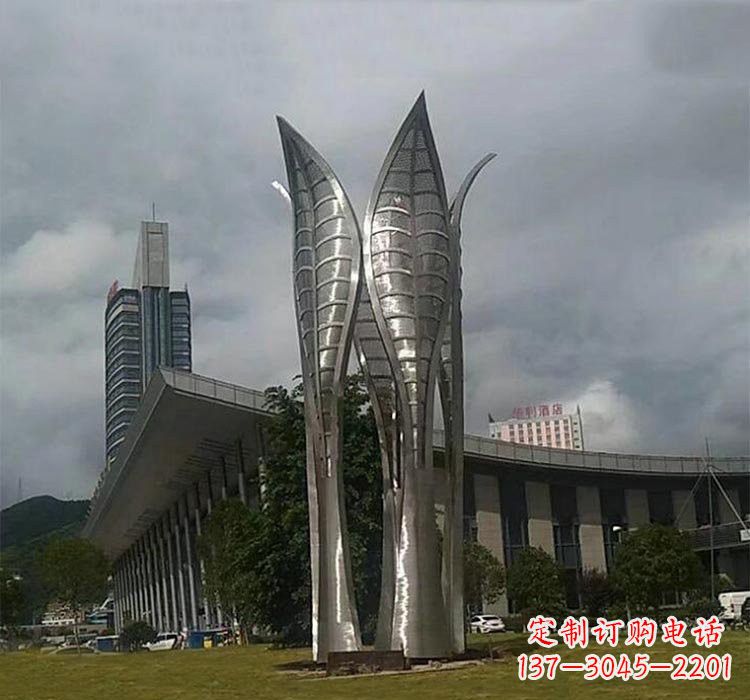 哈尔滨不锈钢公园大型树叶雕塑精美绝伦