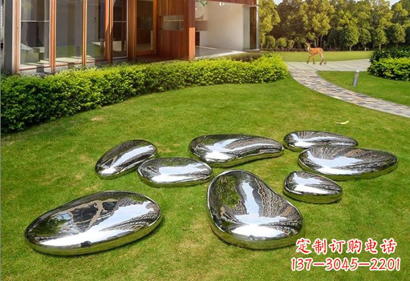 哈尔滨不锈钢公园镜面鹅卵石雕塑