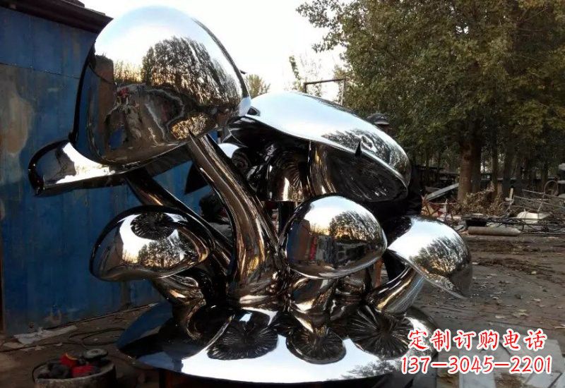 哈尔滨不锈钢公园镜面蘑菇雕塑