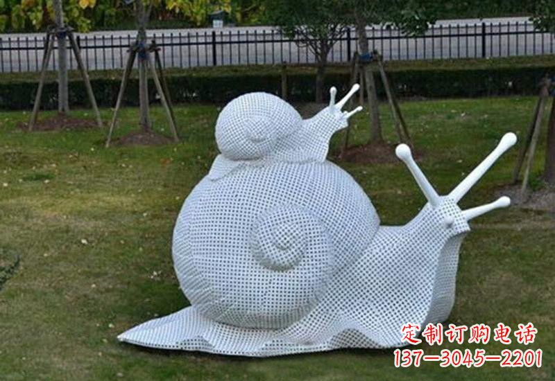 哈尔滨不锈钢公园的“母子蜗牛”雕塑