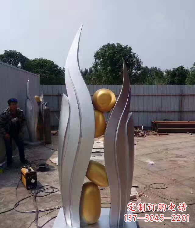 哈尔滨不锈钢广场翅膀雕塑象征着自由之翼