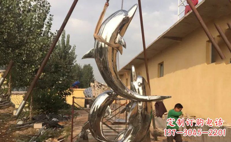 哈尔滨不锈钢海豚雕塑美丽而又神秘