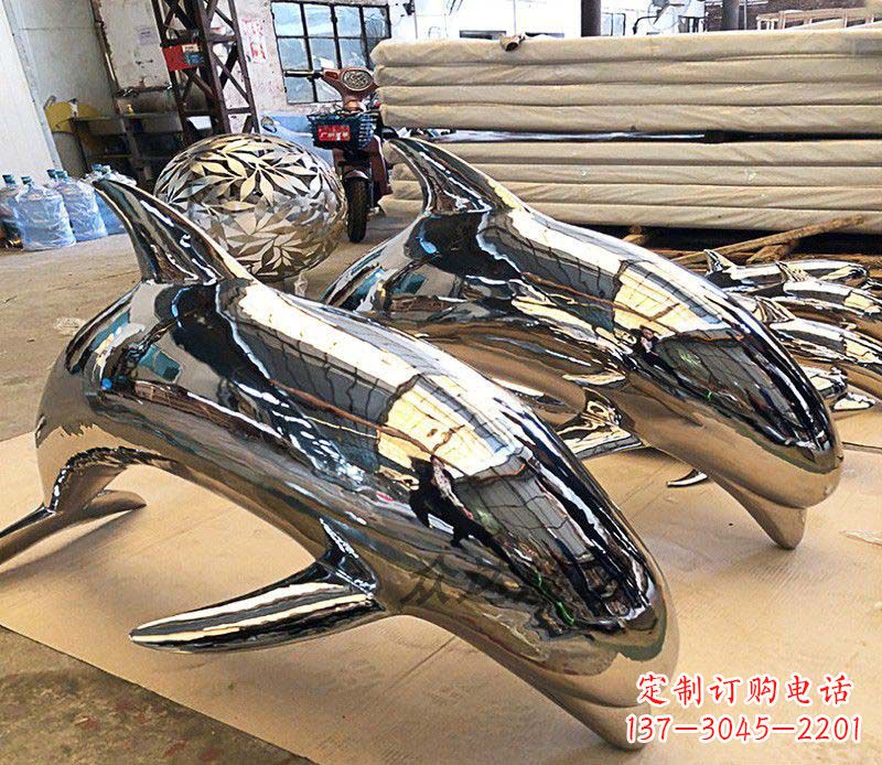 哈尔滨不锈钢海豚雕塑传承美丽的海洋文化