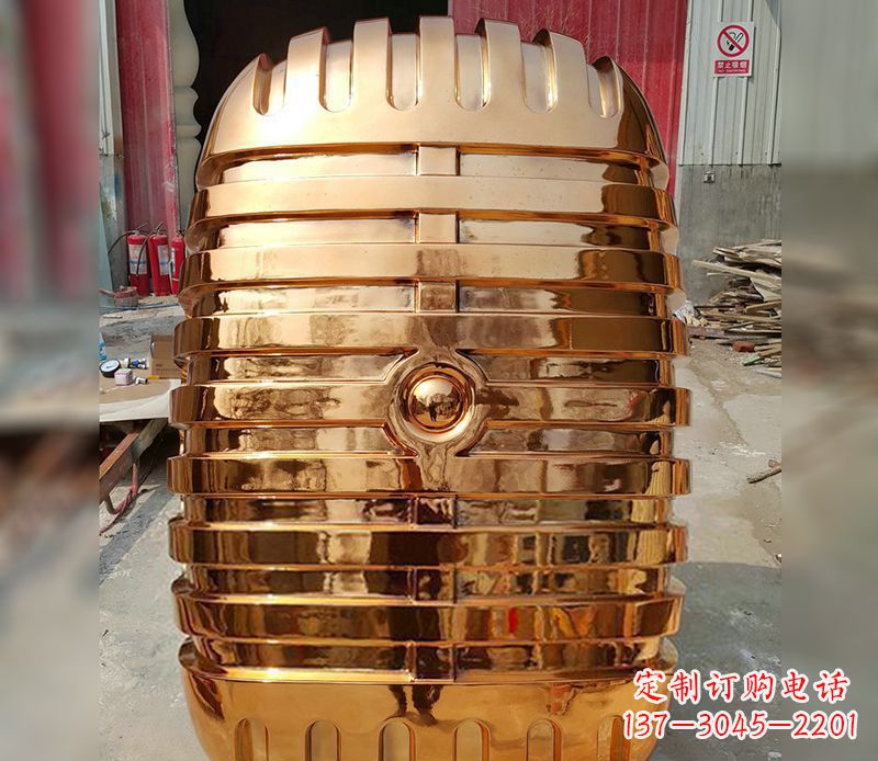 哈尔滨不锈钢金话筒局部雕塑