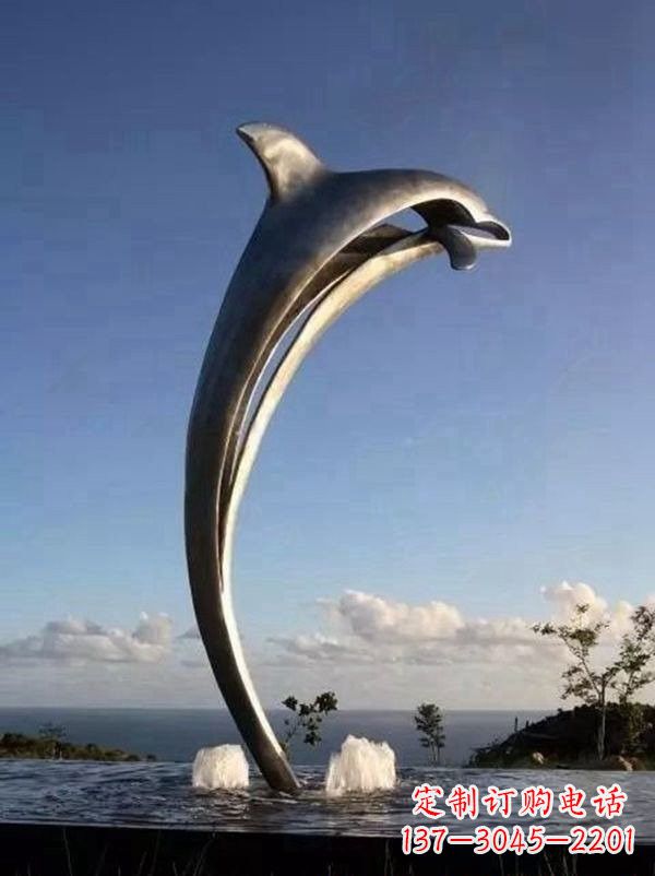 哈尔滨不锈钢海豚雕塑让游客流连忘返