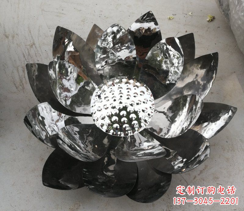 哈尔滨不锈钢镜面的荷花雕塑——彰显美丽与恬静