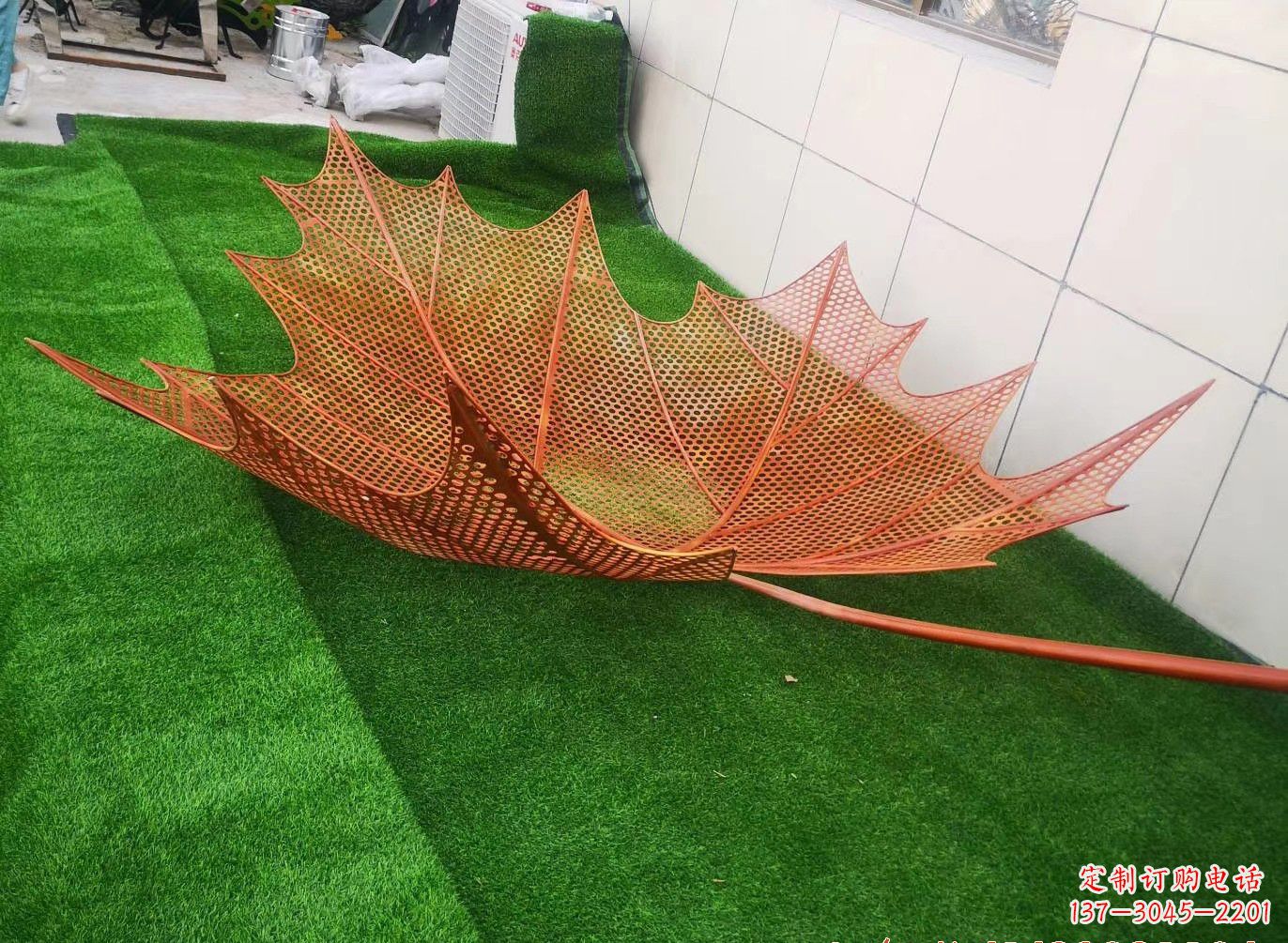 哈尔滨镂空树叶雕塑精彩细节点缀着精美自然风景