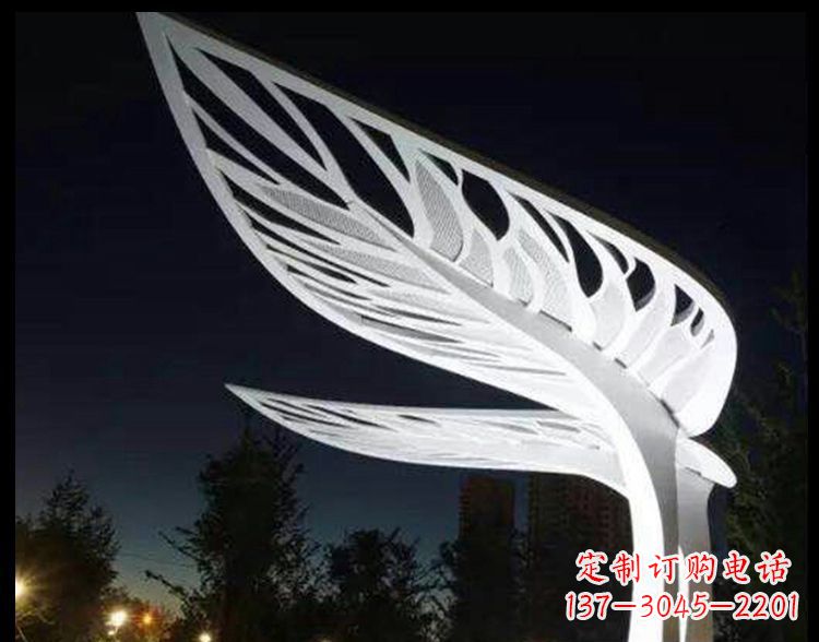 哈尔滨不锈钢镂空树叶雕塑点缀景观