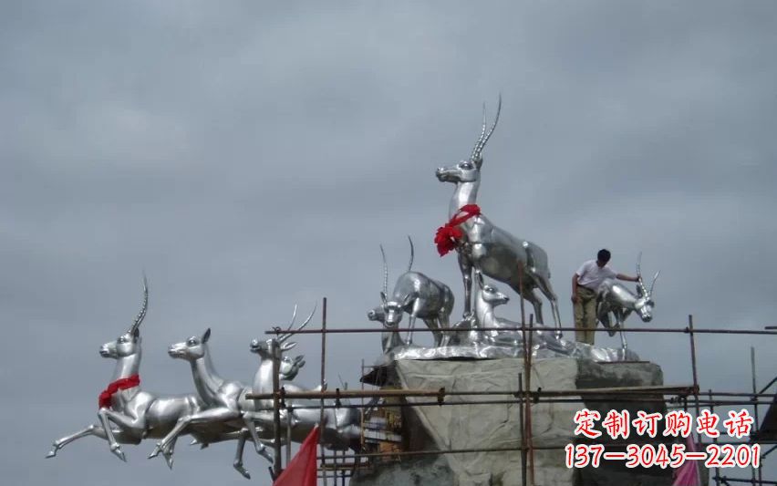 哈尔滨不锈钢动物雕塑——美丽宁静的自然之美