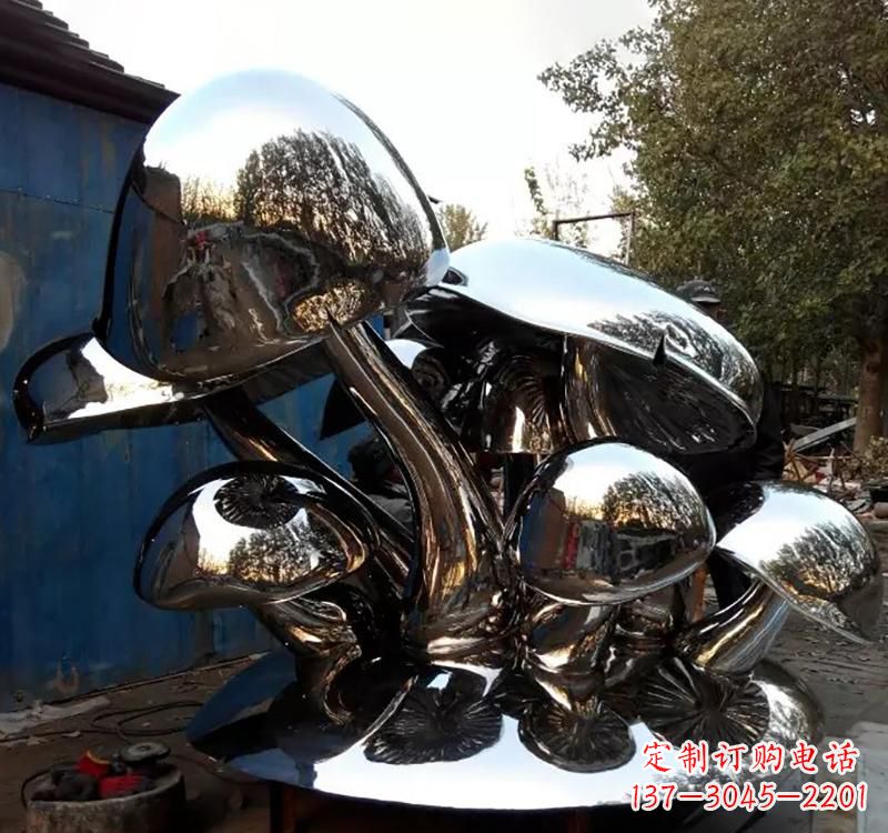 哈尔滨不锈钢蘑菇雕塑给空间增添活力