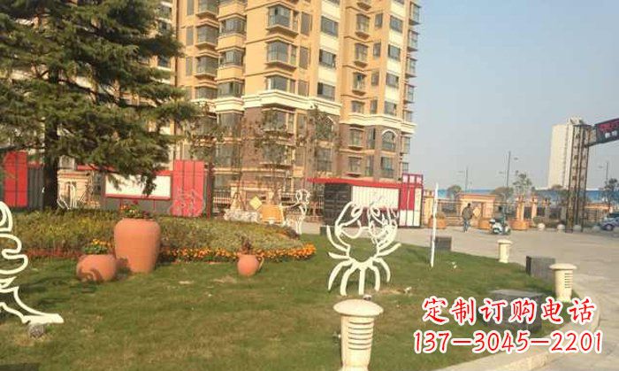 哈尔滨不锈钢螃蟹雕塑精致美观的艺术之作