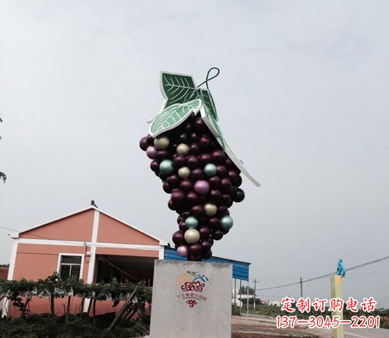 哈尔滨精美绝伦的不锈钢葡萄雕塑