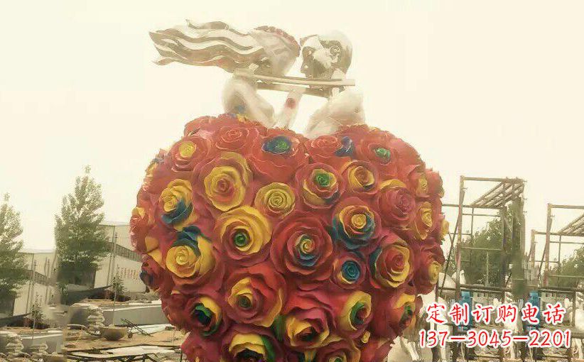 哈尔滨浪漫之美——不锈钢情侣结婚雕塑