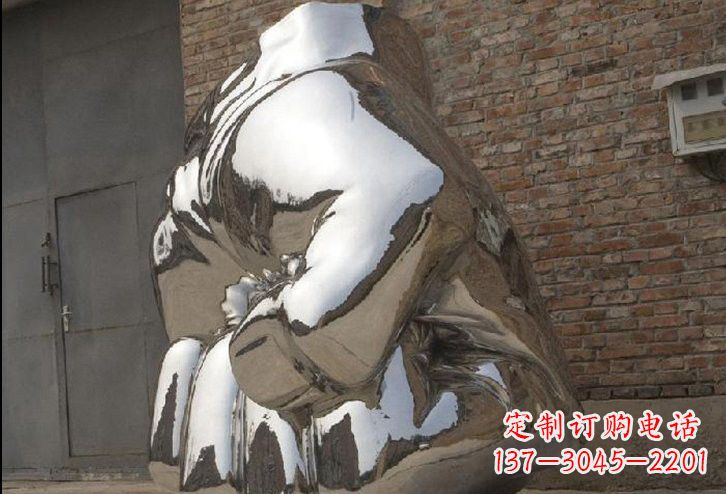 哈尔滨不锈钢拳头雕塑给人以力量的象征