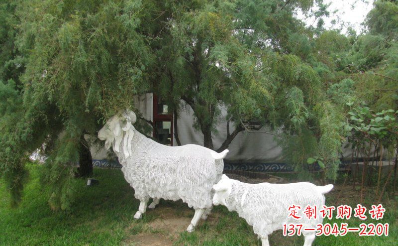 哈尔滨不锈钢山羊雕塑静谧中的动态美