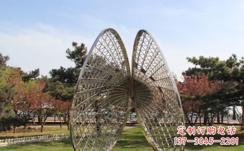 哈尔滨扇贝雕塑给公园带来清新之美