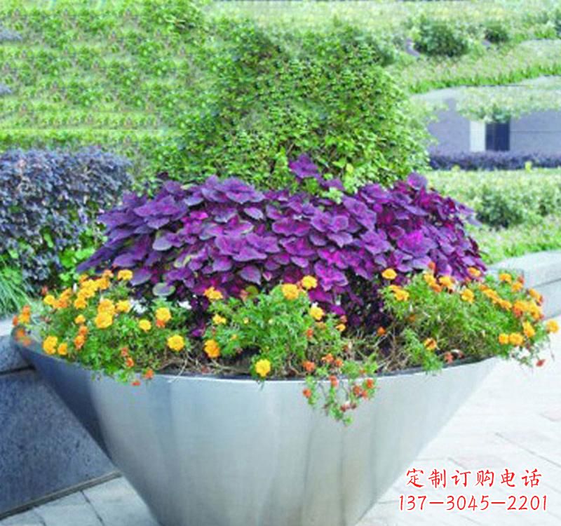 哈尔滨不锈钢花盆雕塑艺术之美