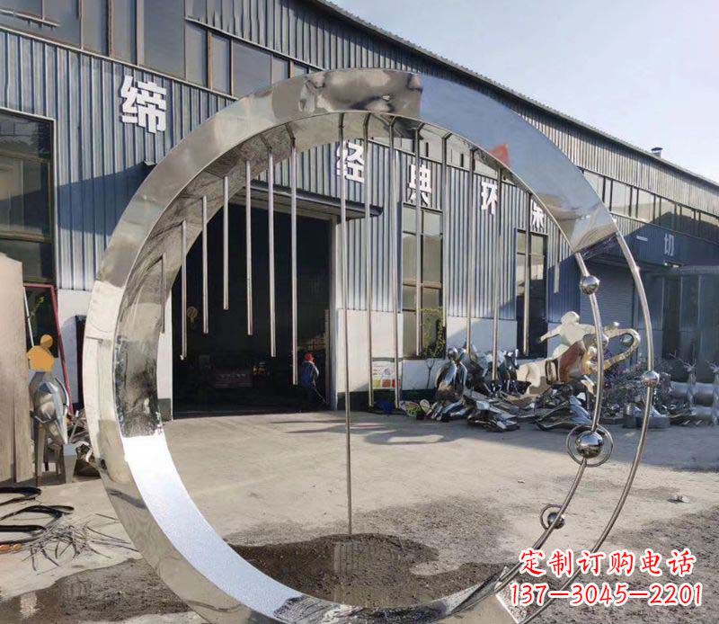哈尔滨不锈钢旋转流水圆环雕塑