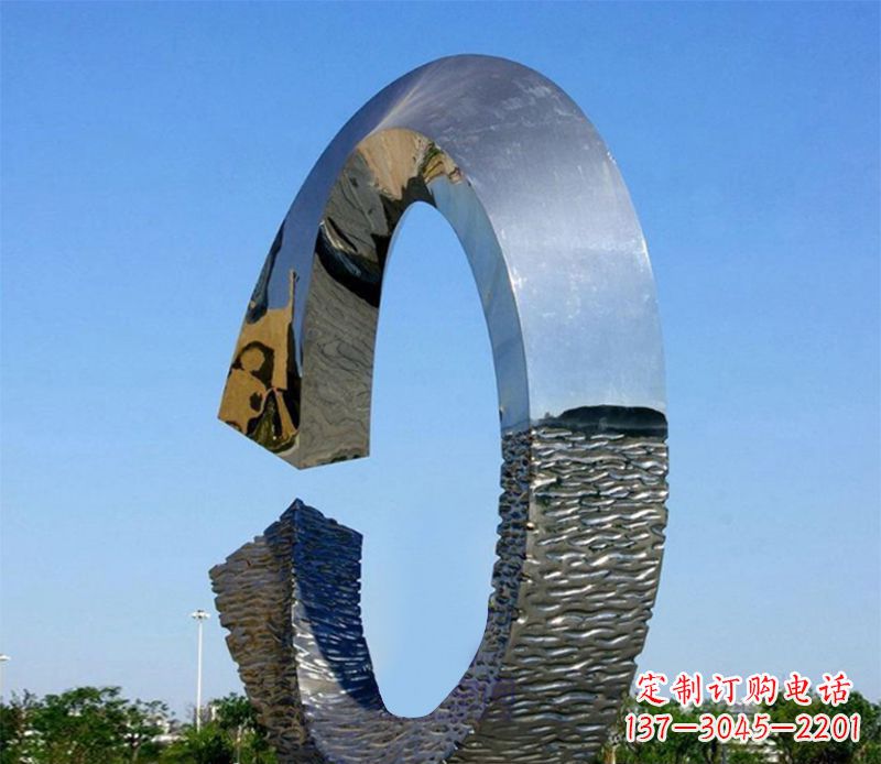 哈尔滨环绕着美好的景观雕塑