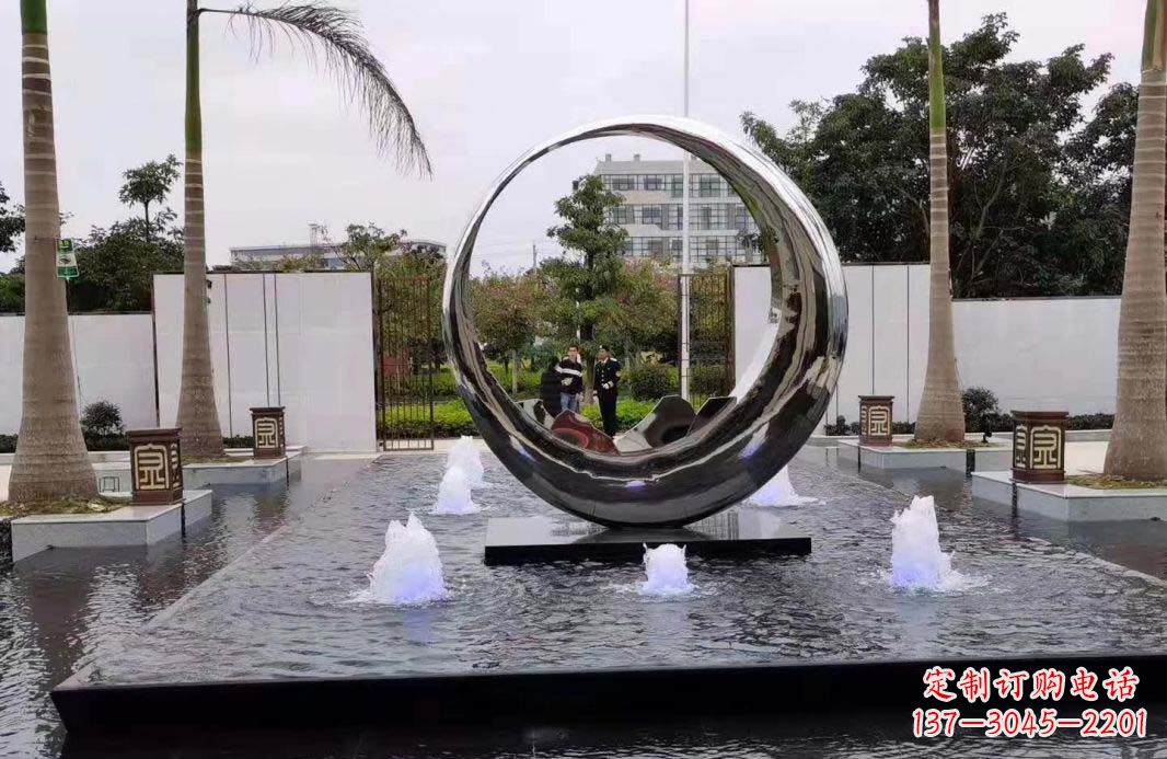 哈尔滨不锈钢圆环景观喷泉雕塑