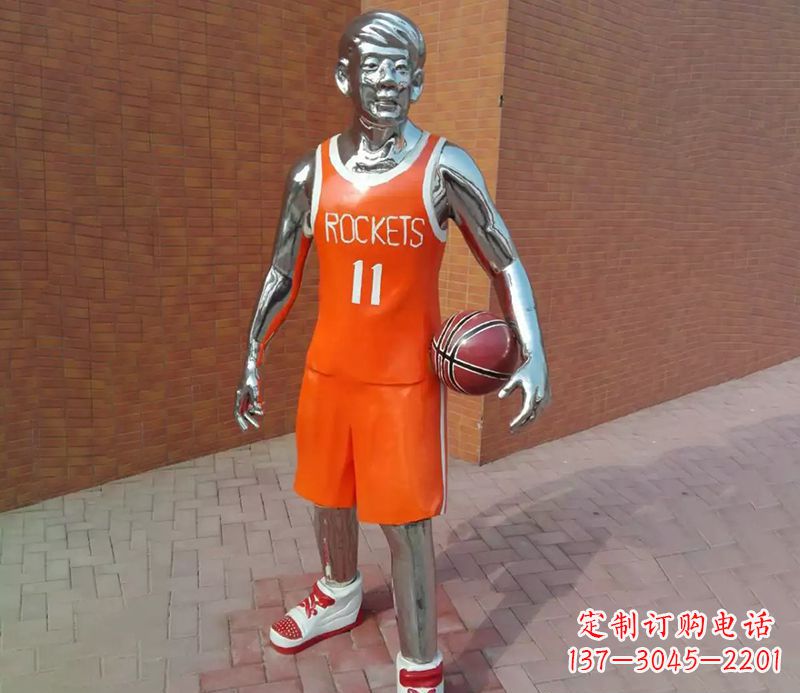 哈尔滨精美的足球雕塑