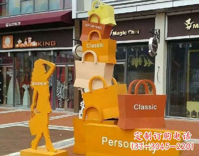 哈尔滨步行街不锈钢购物袋和抽象人物雕塑