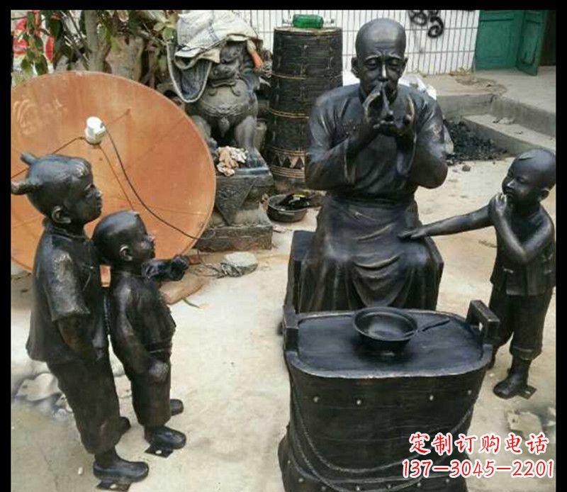 哈尔滨糖果街上的铜雕精灵