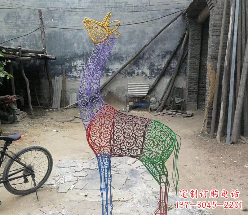 哈尔滨彩色不锈钢镂空梅花鹿雕塑——精美艺术品