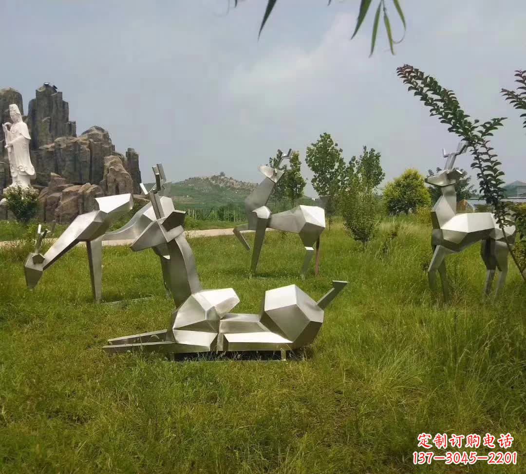 哈尔滨不锈钢锻造的小鹿雕塑