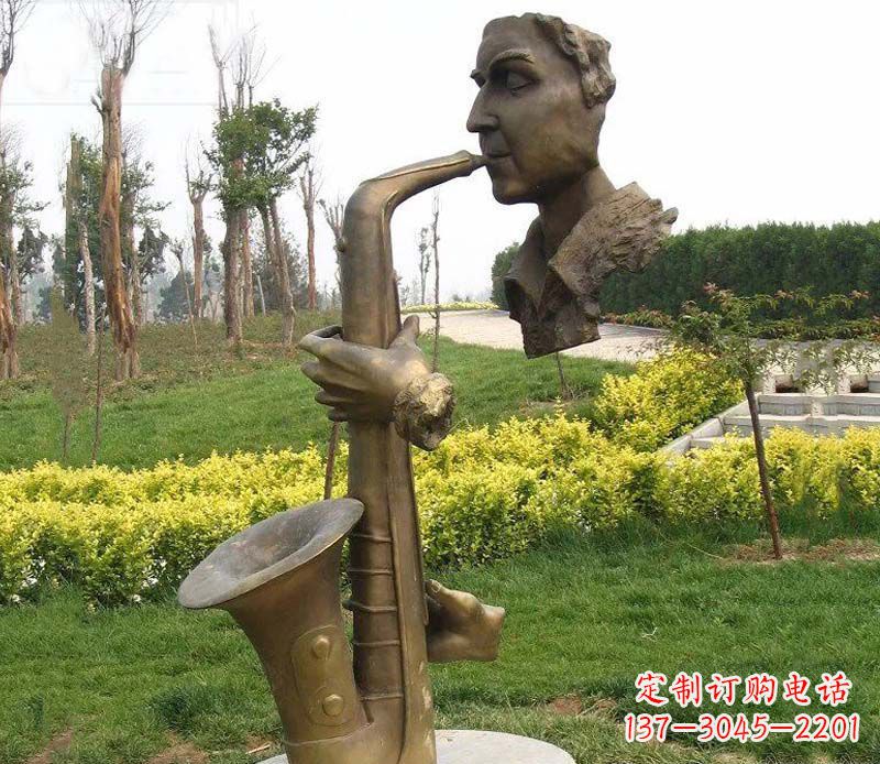 哈尔滨吹萨克斯铜雕